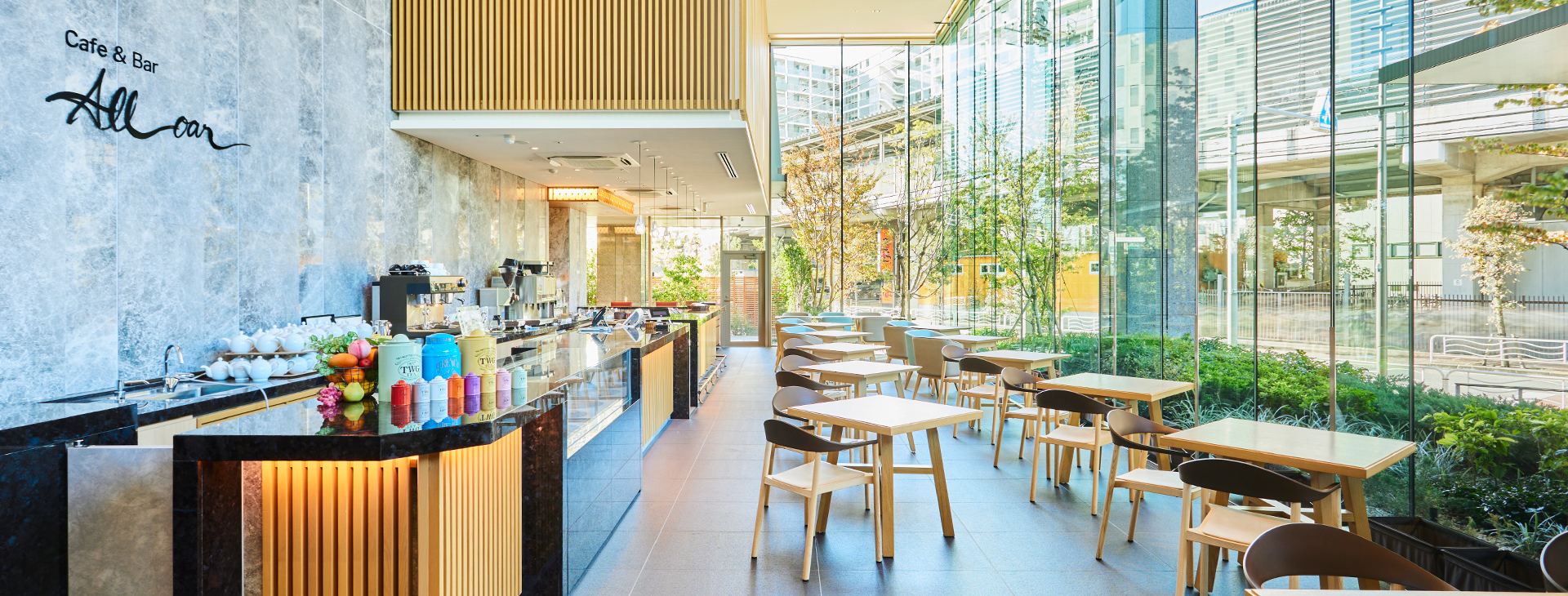 カフェ&バー「オールオール」